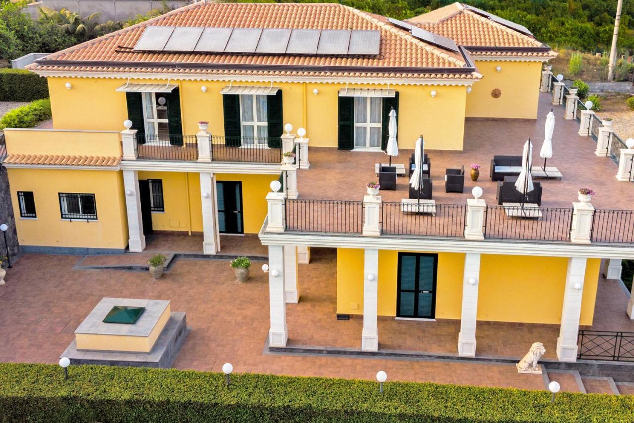 Zahra Agriturismo Ачиреале Экстерьер фото