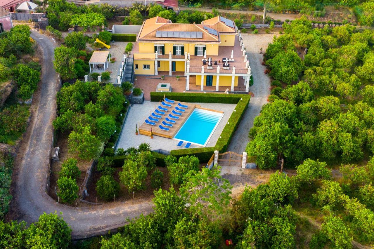 Zahra Agriturismo Ачиреале Экстерьер фото